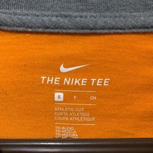 Womens size sm Tennessee shirt